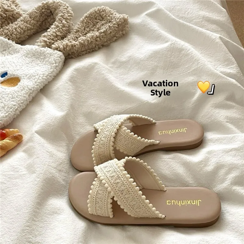 Breathable Woven Cross Slippers Women's Summer Outdoor Wearable Sandals French Style Hollow out Design Flat Heel Comfortable
Breathable Woven Cross Slippers Women's Summer Outdoor Wearable Sandals French Style Hollow out Design Flat Heel Comfortable