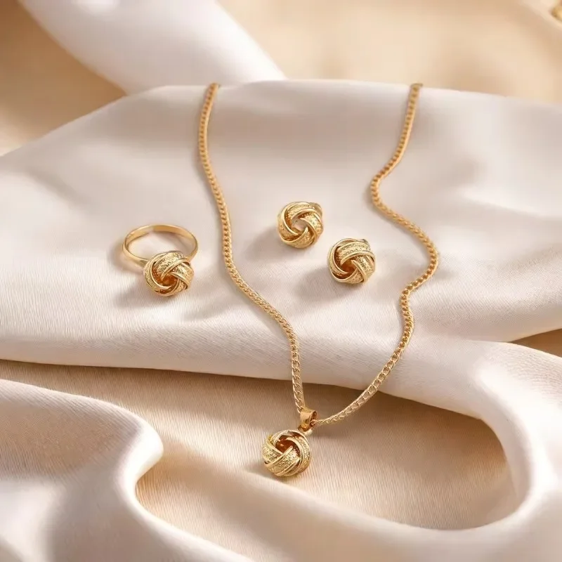 New Fashion Metal Jewelry Three-dimensional Ring Earring Necklace Three Piece Set Creative Design Sense Set Jewelry Ожерелье
New Fashion Metal Jewelry Three-dimensional Ring Earring Necklace Three Piece Set Creative Design Sense Set Jewelry Ожерелье