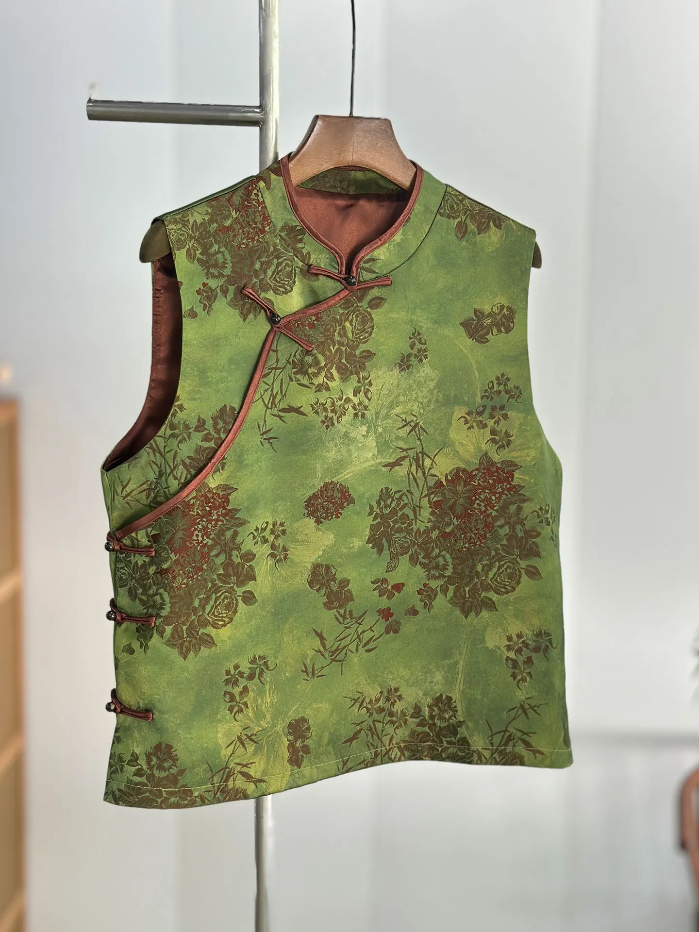 Green High-Grade New Chinese Xiangyun Yarn Vest Spring and Autumn Outdoor Daily Improve Suit Top
Green High-Grade New Chinese Xiangyun Yarn Vest Spring and Autumn Outdoor Daily Improve Suit Top