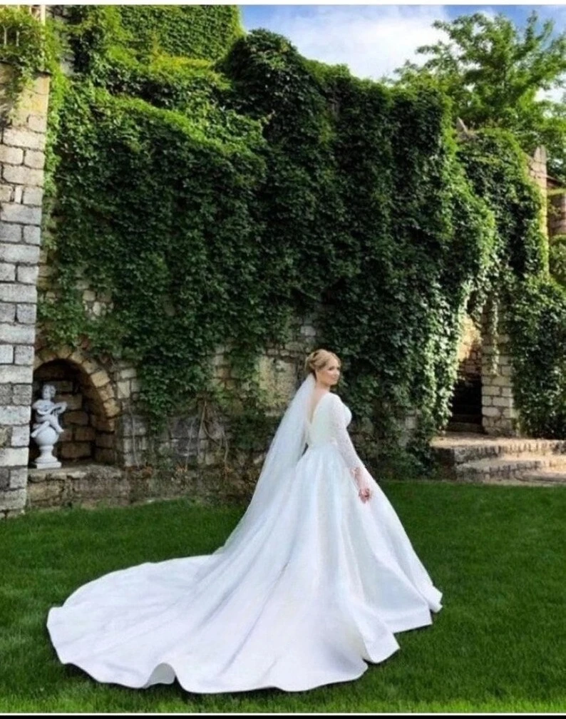 Wedding Ball Gown Satin Wedding Dresses with Train Lace with Sleeves Boho Bride Dress White Dresses Simple Wedding Dress
Wedding Ball Gown Satin Wedding Dresses with Train Lace with Sleeves Boho Bride Dress White Dresses Simple Wedding Dress