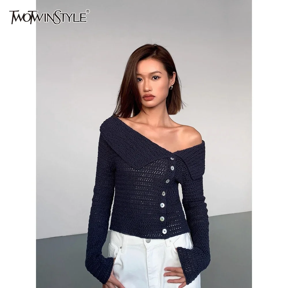 TWOTWINSTYLE Solid Spliced Button Slimming Sweater for Women Slash Neck Long Sleeve Temperament Tops Female Fashion
TWOTWINSTYLE Solid Spliced Button Slimming Sweater for Women Slash Neck Long Sleeve Temperament Tops Female Fashion
