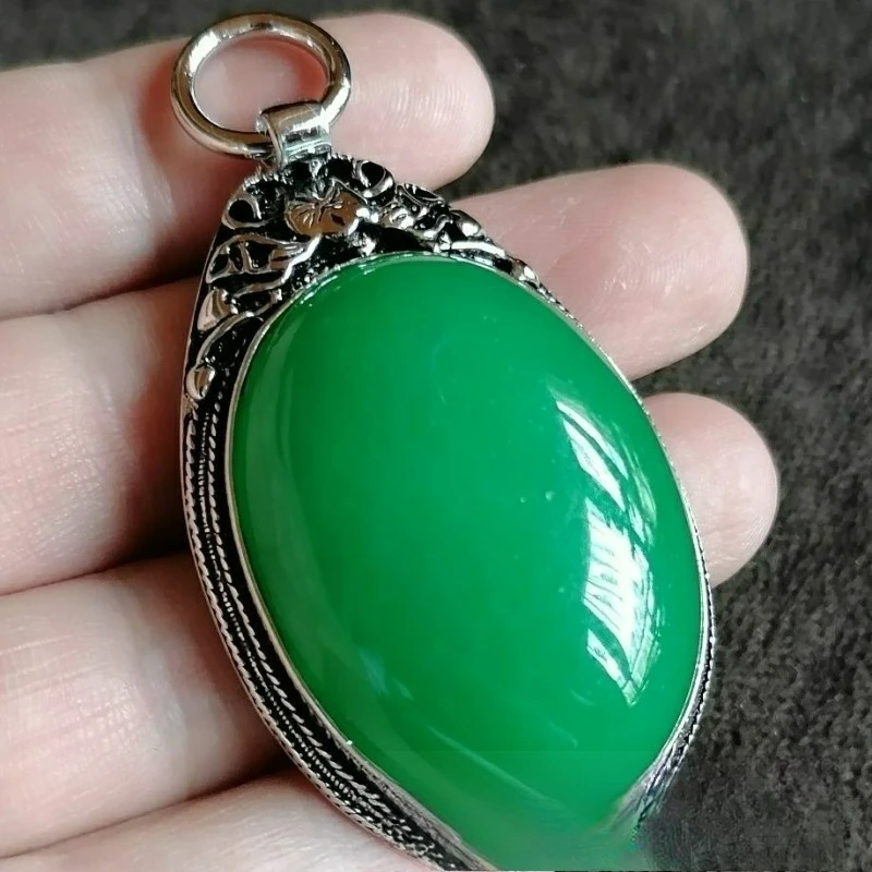 Vintage Myanmar Jadeite Pendant, Dry Green Egg-shaped Jade, Tibetan Silver Inlaid Emerald Green Jade Pendant
Vintage Myanmar Jadeite Pendant, Dry Green Egg-shaped Jade, Tibetan Silver Inlaid Emerald Green Jade Pendant