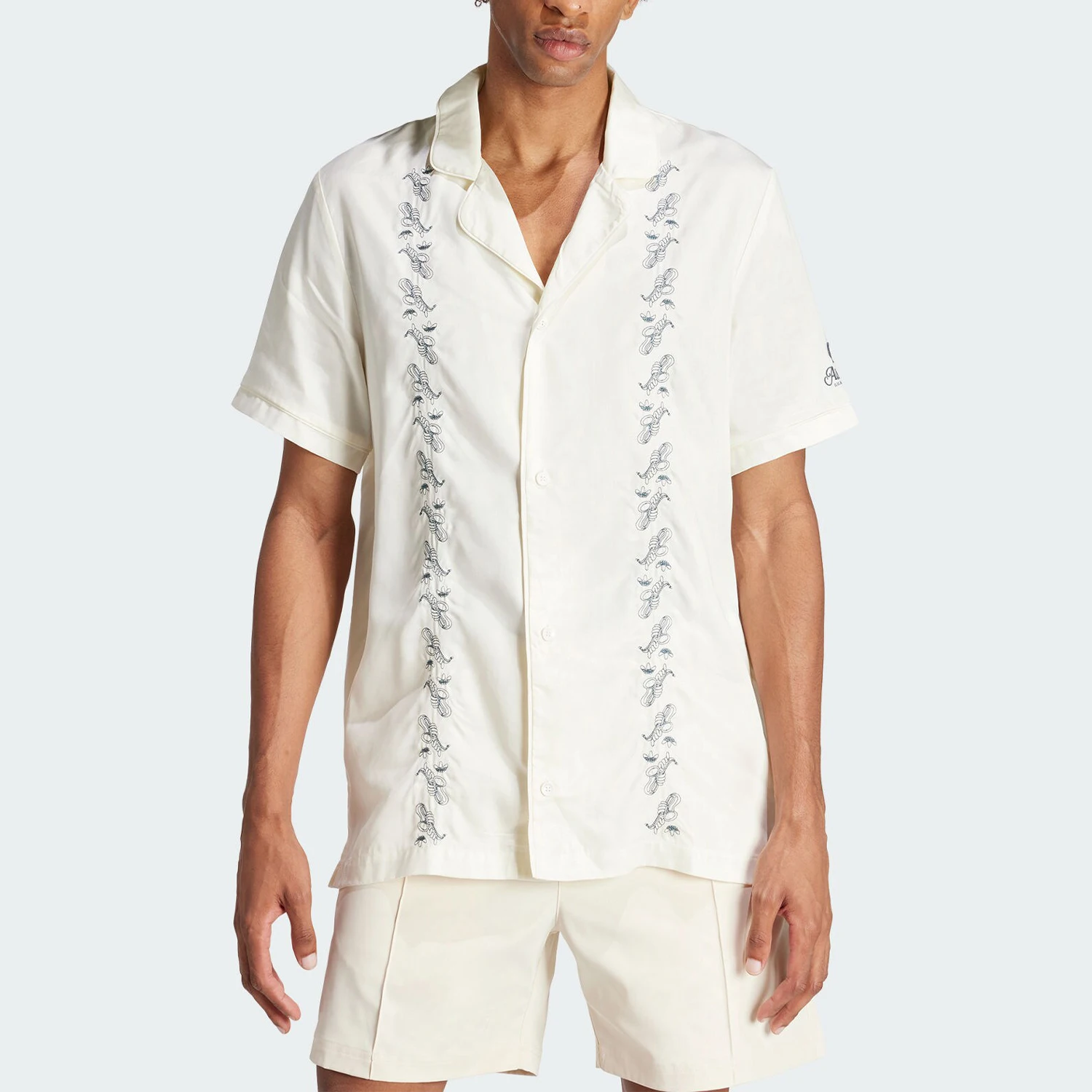 Мужская спортивная рубашка Adidas Official Genuine Originals с отложным воротником и принтом IS0194 
Мужская спортивная рубашка Adidas Official Genuine Originals с отложным воротником и принтом IS0194