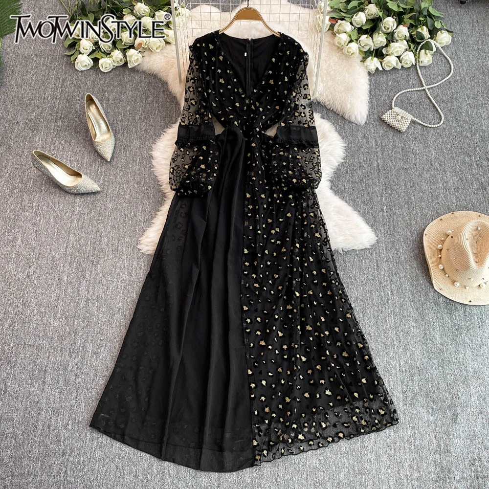 TWOTWINSTYLE Leopard Patchwork Mesh Dress For Women V Neck Long Sleeve High Waist Temperament A Line Dresses Female KDR517543
TWOTWINSTYLE Leopard Patchwork Mesh Dress For Women V Neck Long Sleeve High Waist Temperament A Line Dresses Female KDR517543