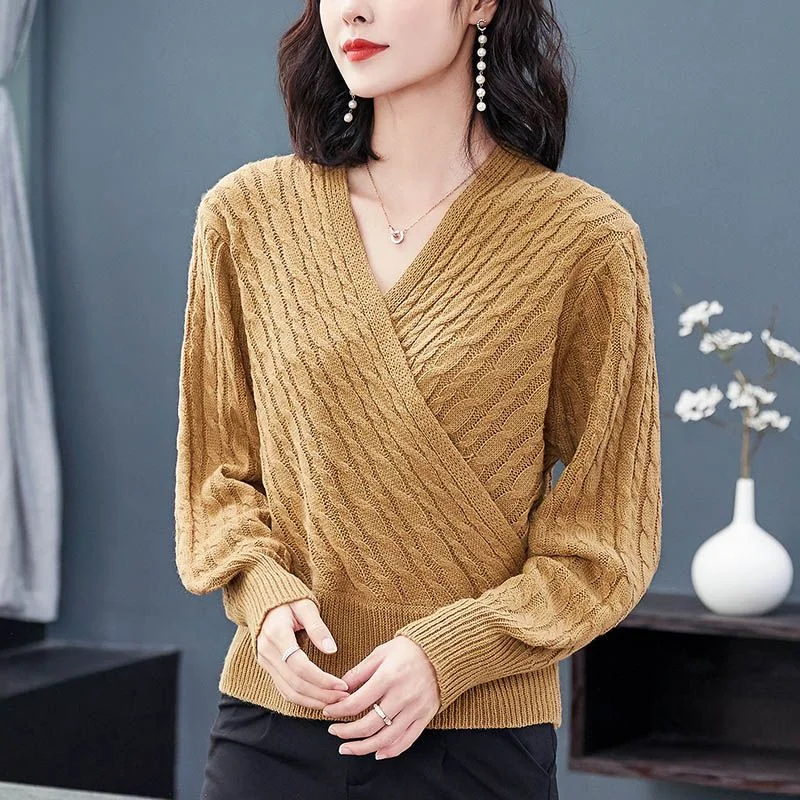 Зимняя база для женщин, новые осенние и зимние топы, универсальный свободный вязаный свитер с v-образным вырезом
Зимняя база для женщин, новые осенние и зимние топы, универсальный свободный вязаный свитер с v-образным вырезом