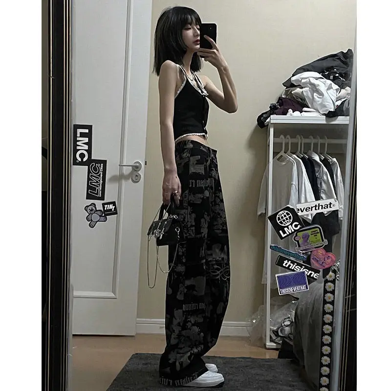 Women's Retro Printing Pants Vintage Ladies High Waist Denim Overalls Autumn Black Cargo Pants Street Wear Fashion Jeans Female
Women's Retro Printing Pants Vintage Ladies High Waist Denim Overalls Autumn Black Cargo Pants Street Wear Fashion Jeans Female