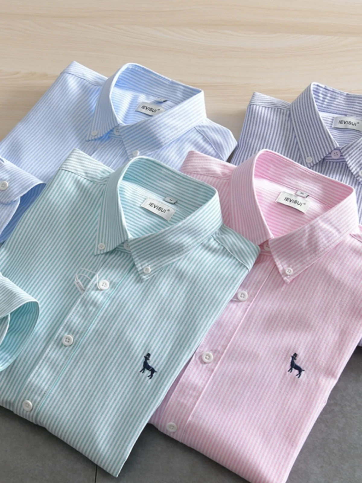 Elegant Embroidered Men's Long Sleeve Casual Shirt Stand Collar Stripe Pattern Business Gentleman Style Summer Thin Young Com...
Elegant Embroidered Men's Long Sleeve Casual Shirt Stand Collar Stripe Pattern Business Gentleman Style Summer Thin Young Com...