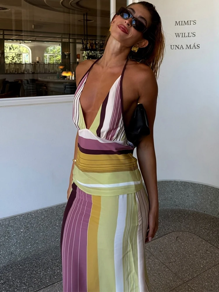 Summer Vacation Women Skirt Set Chic Printed Halter Sleeveless Backless V-neck Top And Long Dress Fashion Beachwear 2026
Summer Vacation Women Skirt Set Chic Printed Halter Sleeveless Backless V-neck Top And Long Dress Fashion Beachwear 2026