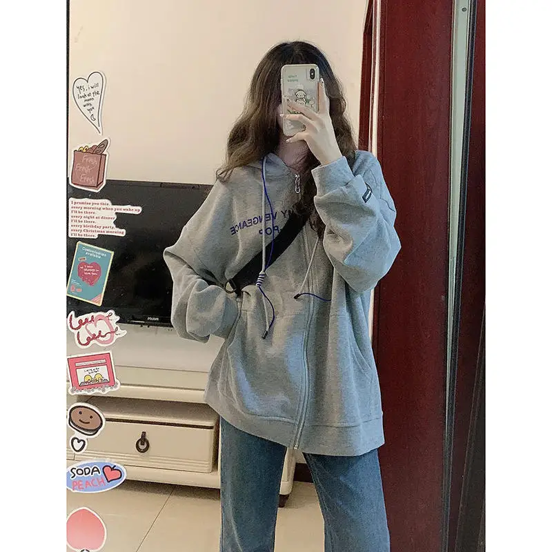 Новая женская утепленная куртка-кардиган с капюшоном на флисе, больших размеров, весна-осень, длинный рукав, зимняя теплая и комфортная модель 2026 года
Новая женская утепленная куртка-кардиган с капюшоном на флисе, больших размеров, весна-осень, длинный рукав, зимняя теплая и комфортная модель 2026 года