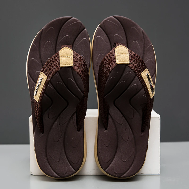 Летние мужские шлепанцы с мягким плетеным верхом, нескользящей износостойкой подошвой, для повседневной носки, пляжа и отдыха на природе.
Летние мужские шлепанцы с мягким плетеным верхом, нескользящей износостойкой подошвой, для повседневной носки, пляжа и отдыха на природе.