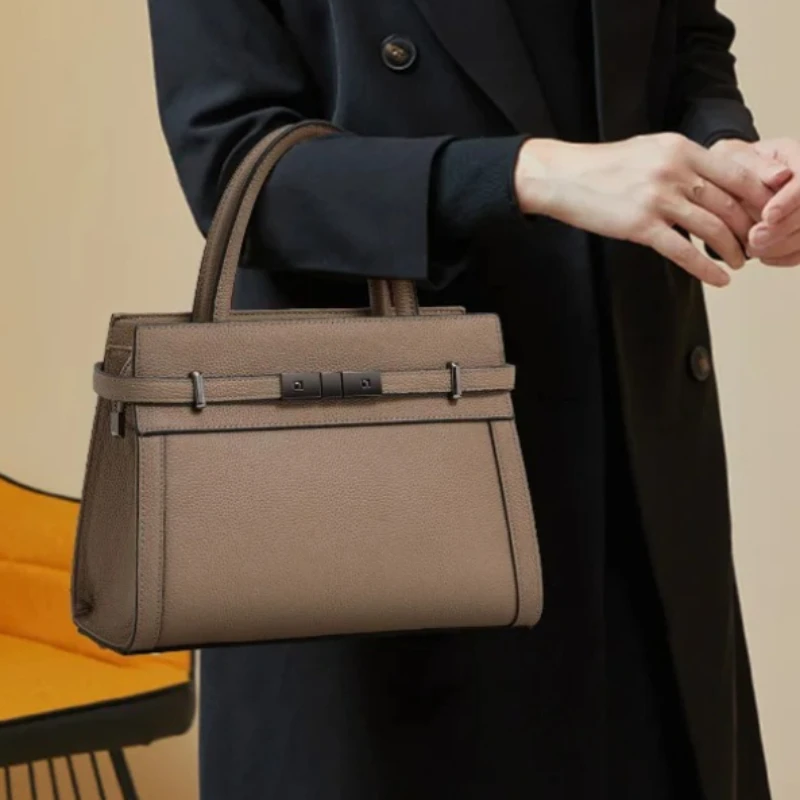 Women Top Grain Leather Tote Bag, Large Capacity Simple Handheld Shoulder Bag,Office Work Daily Commute Purse
Women Top Grain Leather Tote Bag, Large Capacity Simple Handheld Shoulder Bag,Office Work Daily Commute Purse