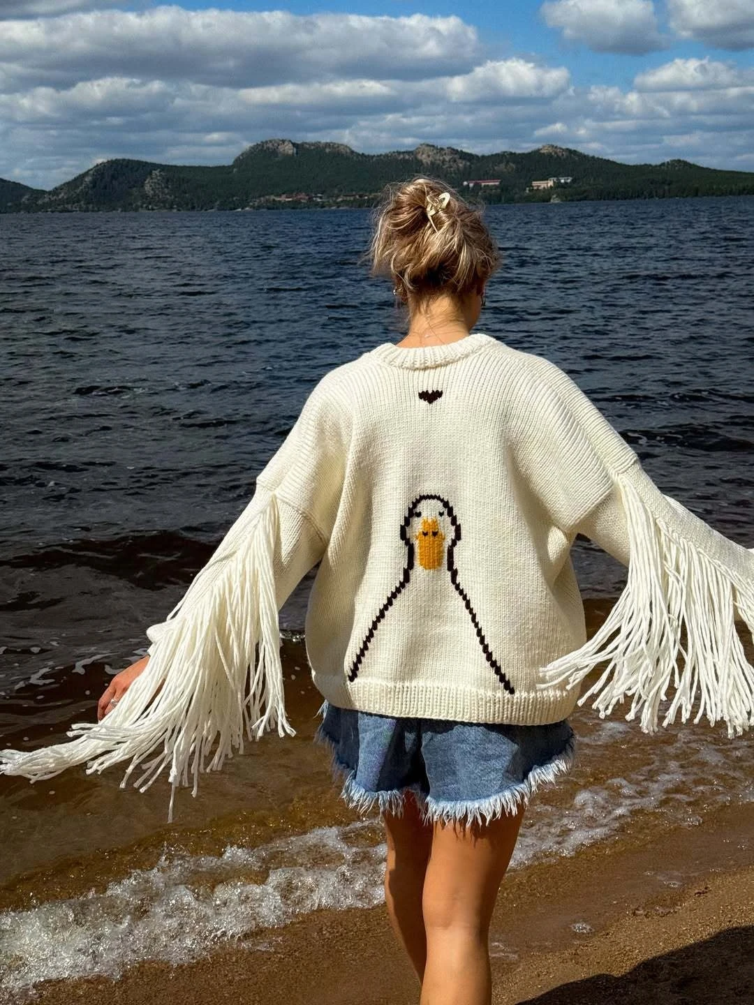 Casual O-neck Loose Tassel Knitted Cardigan for Women Fashion Single Breasted Long Sleeved Duck Sweater Autumn Lady Outerwear
Casual O-neck Loose Tassel Knitted Cardigan for Women Fashion Single Breasted Long Sleeved Duck Sweater Autumn Lady Outerwear