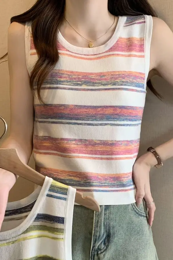 Fashionable Women's Trendy Plus Size Knitted Top Sleeveless Csummer Causal Round Collar Ice Silk Vest Striped Outer Wear Z986
Fashionable Women's Trendy Plus Size Knitted Top Sleeveless Csummer Causal Round Collar Ice Silk Vest Striped Outer Wear Z986