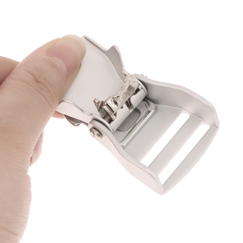 2CM Metal Mini Detachable Aviation Airplane Safety Buckle Keychain Small Airline Plane Buckle Jewery Bag Belt Accessory
2CM Metal Mini Detachable Aviation Airplane Safety Buckle Keychain Small Airline Plane Buckle Jewery Bag Belt Accessory