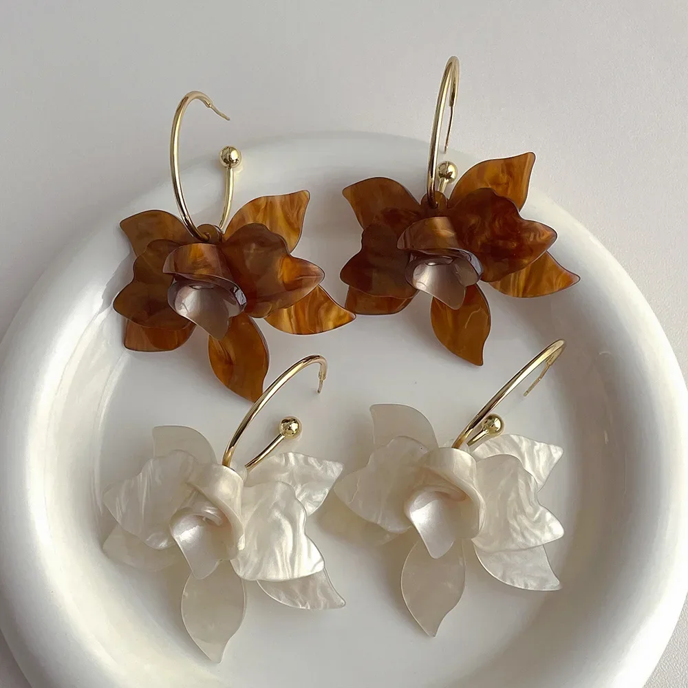 2026 New Trendy White Green Brown Acrylic Flower Hoop Earrings for Women Fashion Jewelry Statement Earings Wholesale
2026 New Trendy White Green Brown Acrylic Flower Hoop Earrings for Women Fashion Jewelry Statement Earings Wholesale