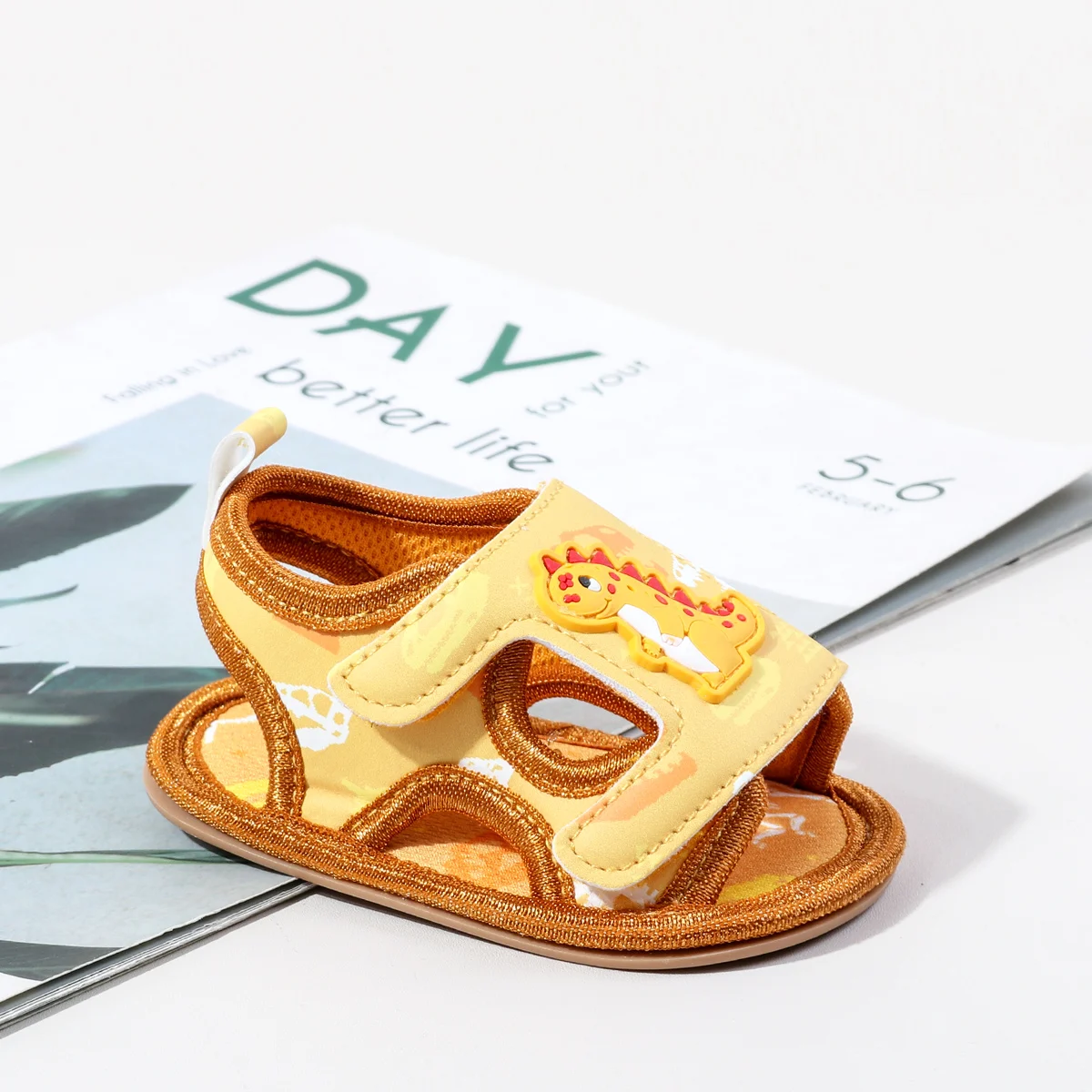 Baby Unisex Summer First Walking Toddler Shoes For 0-18 Months Three Colors High Quality Sandals TPR Sole And PU Leather
Baby Unisex Summer First Walking Toddler Shoes For 0-18 Months Three Colors High Quality Sandals TPR Sole And PU Leather