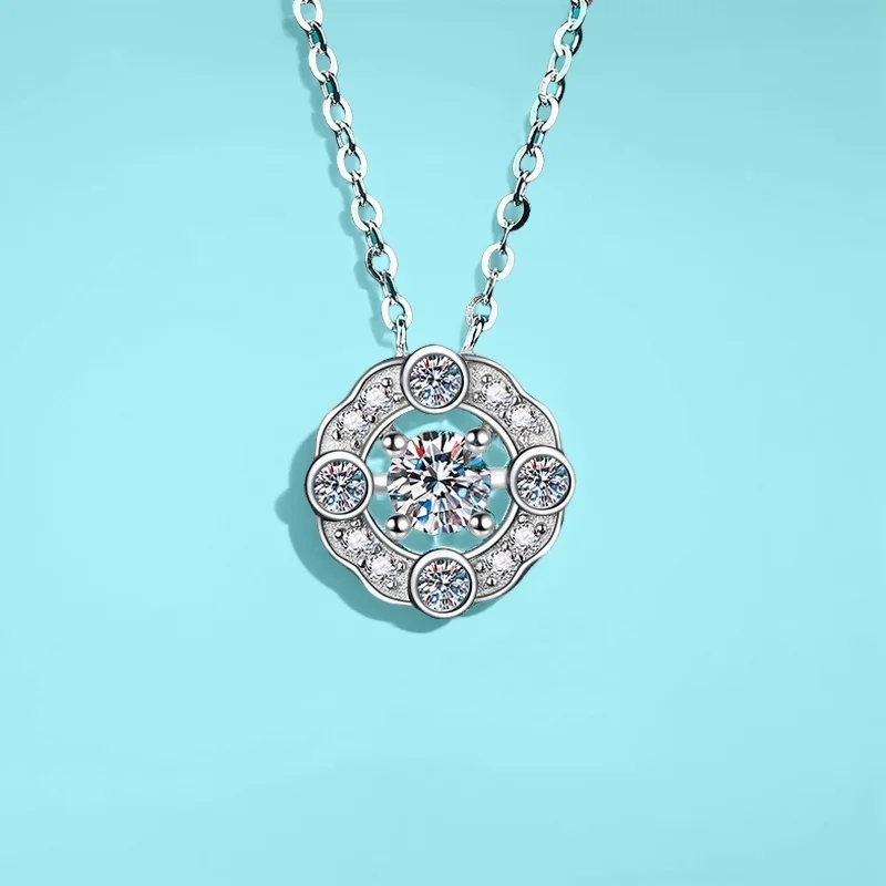 0.5CT Moissanite Four Claw Pendant Necklace S925 Sterling Silver Fresh Advanced Style Daily Wear GBA Certified Free Gift Box
0.5CT Moissanite Four Claw Pendant Necklace S925 Sterling Silver Fresh Advanced Style Daily Wear GBA Certified Free Gift Box