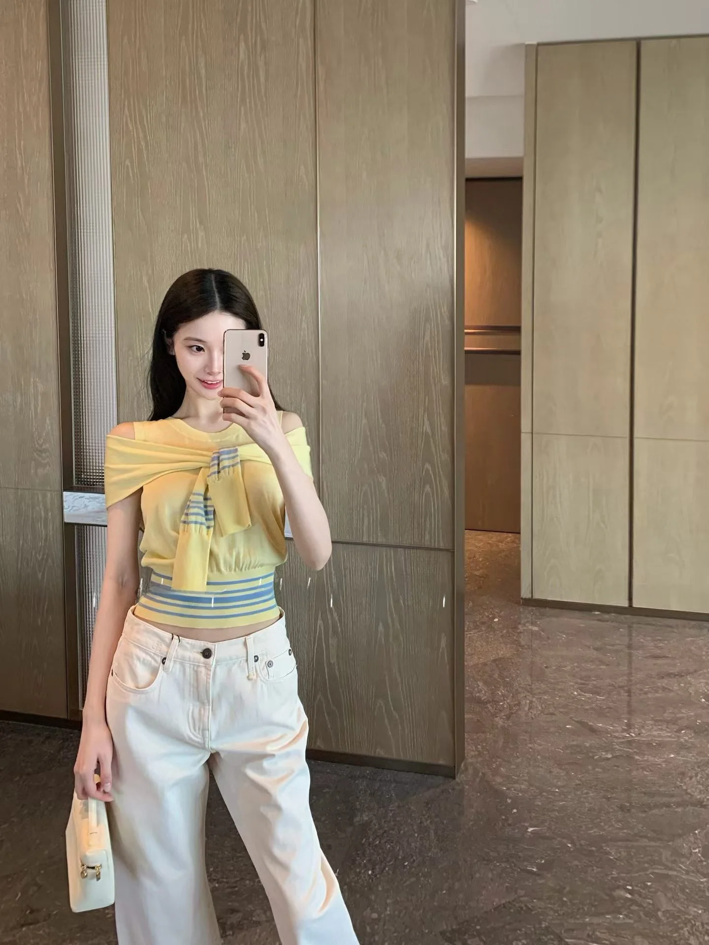 High-End Naval Collar Knitted Vest Women's Shoulder Strap Top Casual Style Short Fit Summer T-Shirt Breathable Cotton Blend
High-End Naval Collar Knitted Vest Women's Shoulder Strap Top Casual Style Short Fit Summer T-Shirt Breathable Cotton Blend