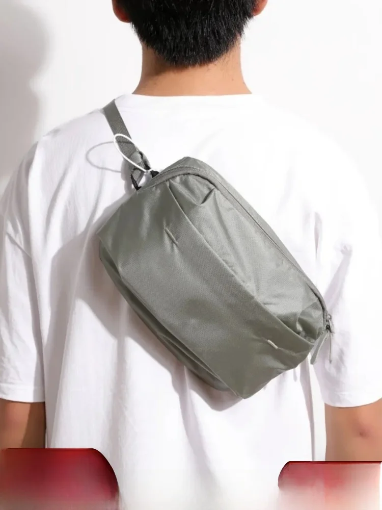 Retro Nylon Crossbody Bag for Men And Women Waterproof Tear Resistant Single Shoulder Sling Bag Fashionable Trendy Bag
Retro Nylon Crossbody Bag for Men And Women Waterproof Tear Resistant Single Shoulder Sling Bag Fashionable Trendy Bag
