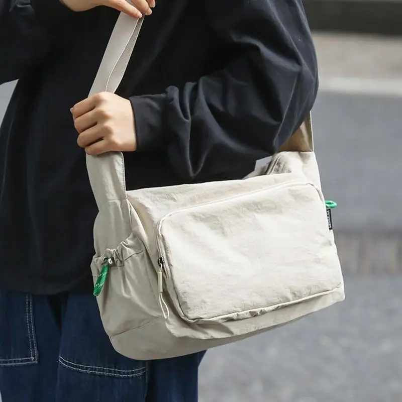 AS627 Men and Women Couple Bag Large Capacity 2024 New Shoulder Messenger Bag Solid Color Casual Light Nylon Bag Men
AS627 Men and Women Couple Bag Large Capacity 2024 New Shoulder Messenger Bag Solid Color Casual Light Nylon Bag Men