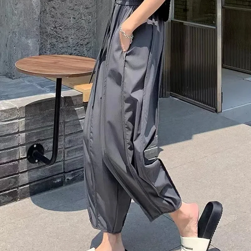 Женские брюки-шаровары с карманами, свободные, быстросохнущие, в стиле хаорен, весна-осень, новая модная коллекция, однотонные, с эластичным поясом
Женские брюки-шаровары с карманами, свободные, быстросохнущие, в стиле хаорен, весна-осень, новая модная коллекция, однотонные, с эластичным поясом