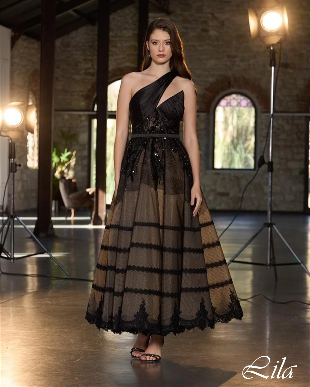 Customized One Shoulder Short Sleeves Cocktail Dress A-Line Beading High Quality Prom Dress Floor Length Modern Evening Dress
Customized One Shoulder Short Sleeves Cocktail Dress A-Line Beading High Quality Prom Dress Floor Length Modern Evening Dress