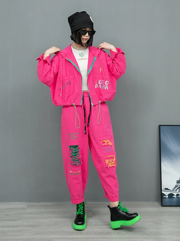Fashion Rose Denim Suit Women's Spring Contrast Letter Zipper Hooded Jacket Elastic Waist Harem Pants Streetwear Two-piece Set
Fashion Rose Denim Suit Women's Spring Contrast Letter Zipper Hooded Jacket Elastic Waist Harem Pants Streetwear Two-piece Set