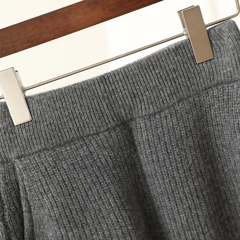 Autumn Winter 100% Wool Shorts Women High Waisted Slimming Soild Knitted Pants Casual Versatile Cashmere Pants Outwear Fashion 
Autumn Winter 100% Wool Shorts Women High Waisted Slimming Soild Knitted Pants Casual Versatile Cashmere Pants Outwear Fashion