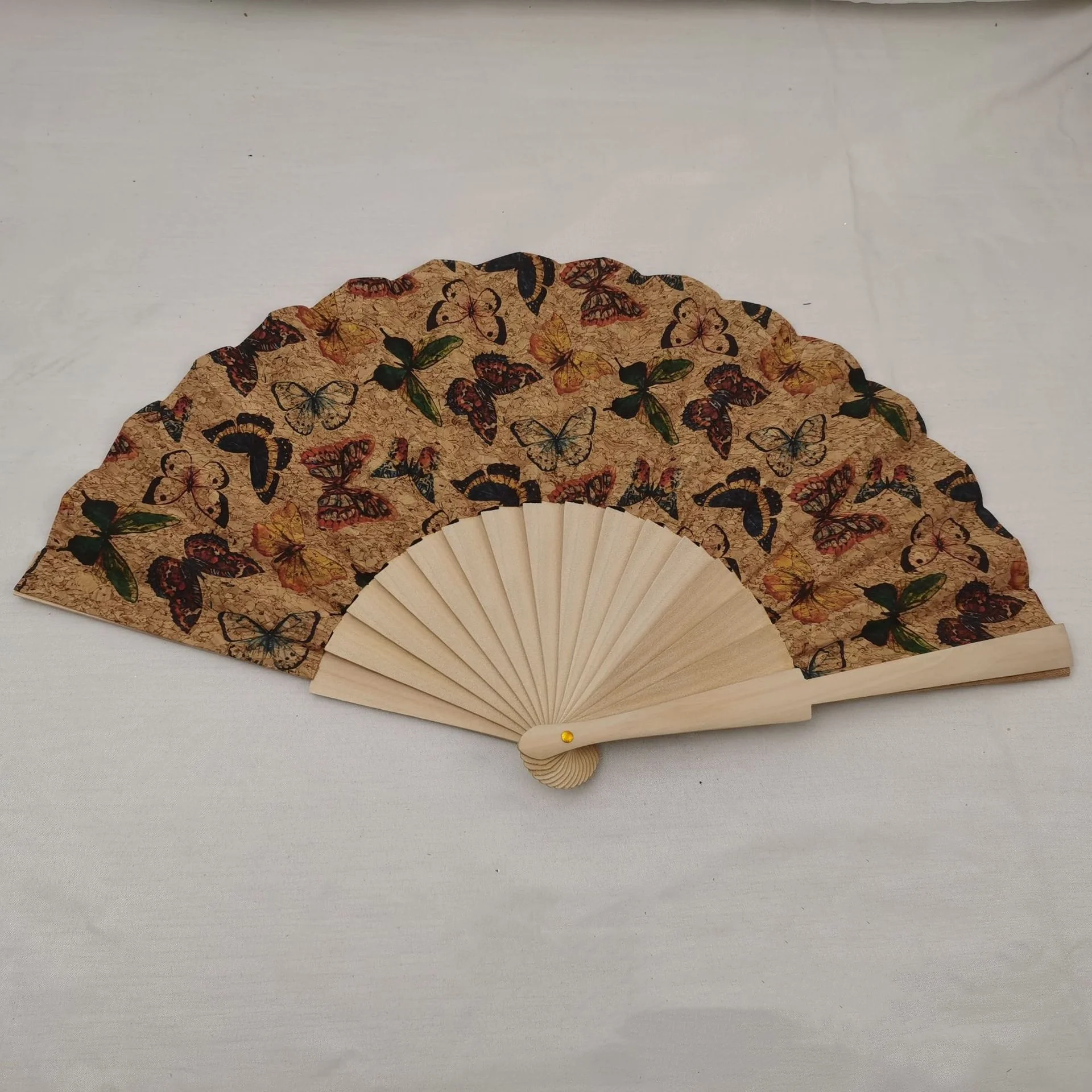 Chinese classical wooden fan handmade folding fan wooden fan handicraft decoration gift
Chinese classical wooden fan handmade folding fan wooden fan handicraft decoration gift