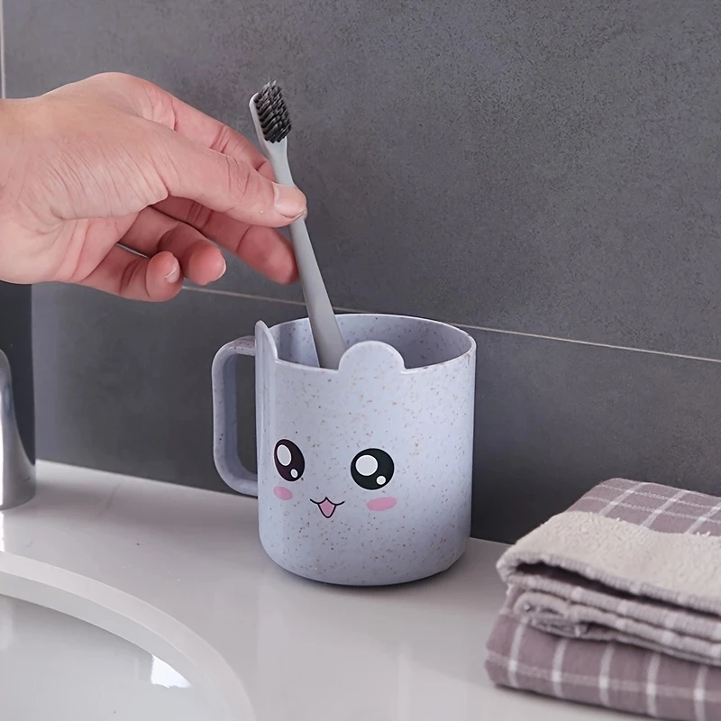 1pc-Household essentials: Wheat straw cartoon shaped mouthwash cup with handle, bathroom beverage cup, washing brush cup
1pc-Household essentials: Wheat straw cartoon shaped mouthwash cup with handle, bathroom beverage cup, washing brush cup