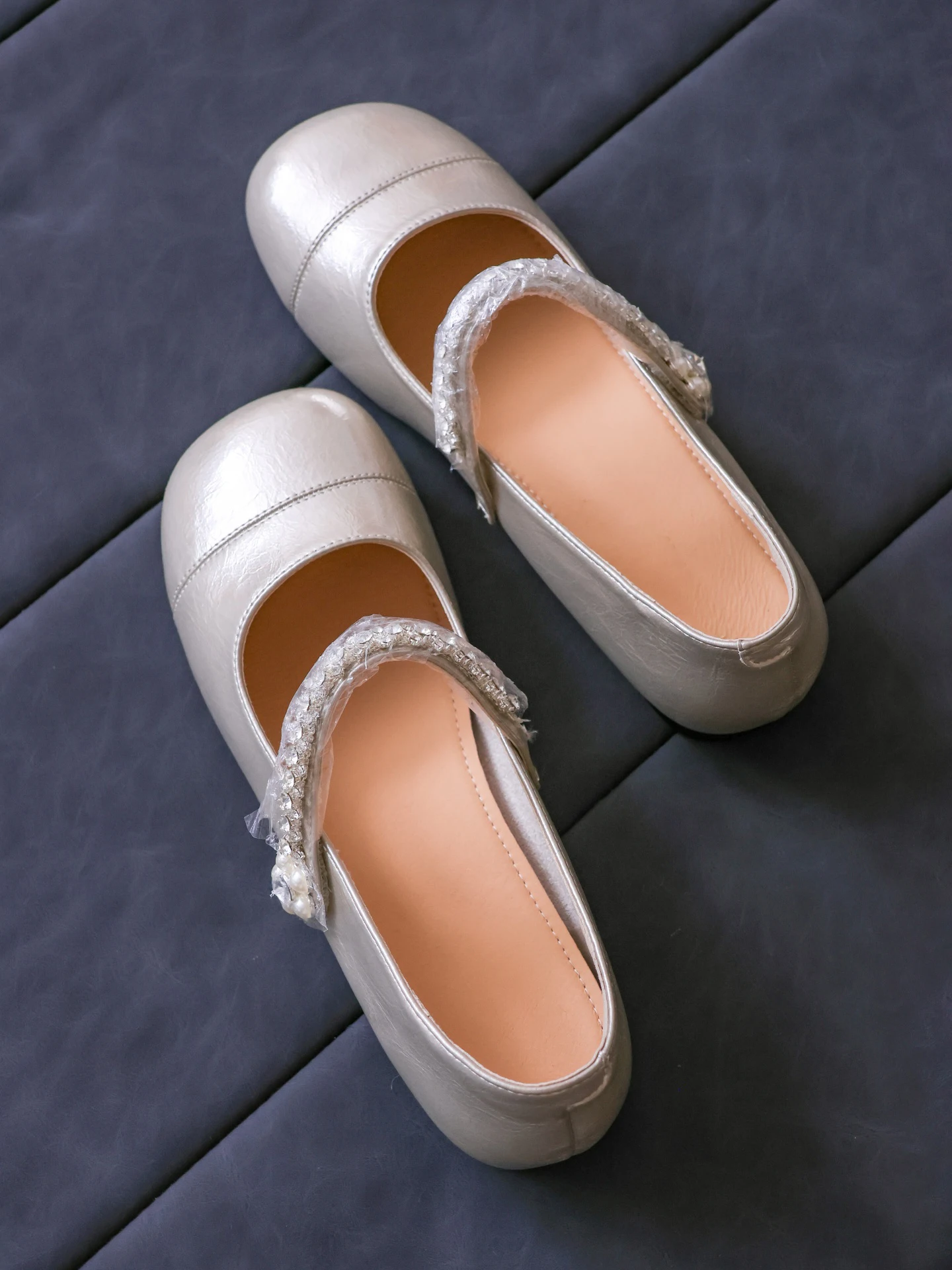 Mary Jane Women's Ballet Flat Shoes Summer Diamond Evening Wind Gold Square Head Small Leather Shoes Fashionable round Toe
Mary Jane Women's Ballet Flat Shoes Summer Diamond Evening Wind Gold Square Head Small Leather Shoes Fashionable round Toe