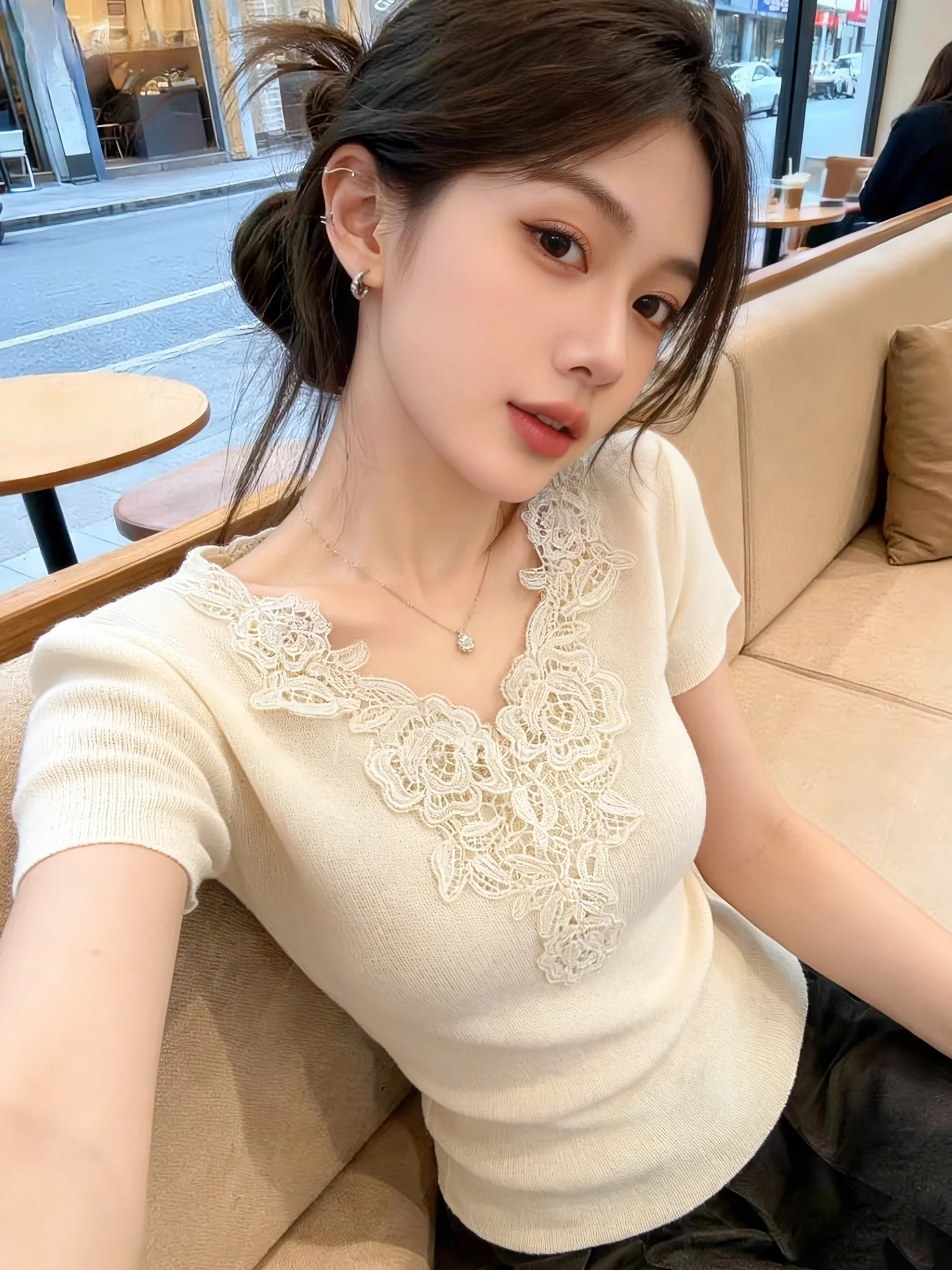 Pure Desire Lace Trim V-Neck Short Sleeve Knitted Sweater Women's Slim Fit Summer New Style Commute Korean Version Silk Top
Pure Desire Lace Trim V-Neck Short Sleeve Knitted Sweater Women's Slim Fit Summer New Style Commute Korean Version Silk Top