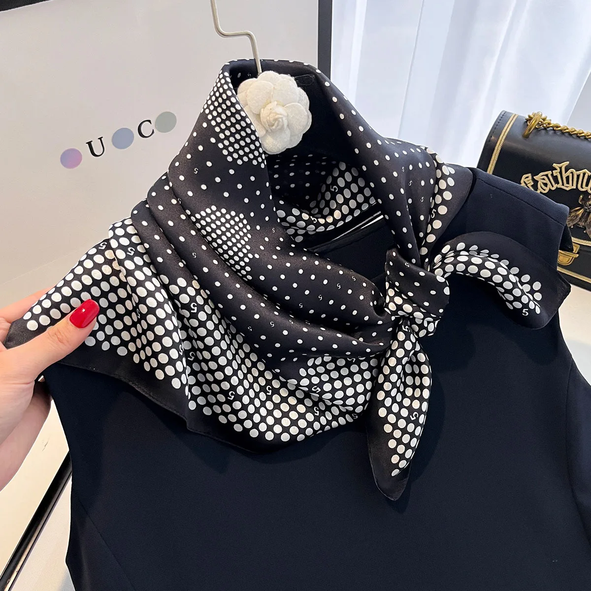 100% Pure Silk Scarf for Women Foulard High Quality Square Female Headkerchief Neckerchief Shawl Wraps Hijab Bandana Scarves
100% Pure Silk Scarf for Women Foulard High Quality Square Female Headkerchief Neckerchief Shawl Wraps Hijab Bandana Scarves