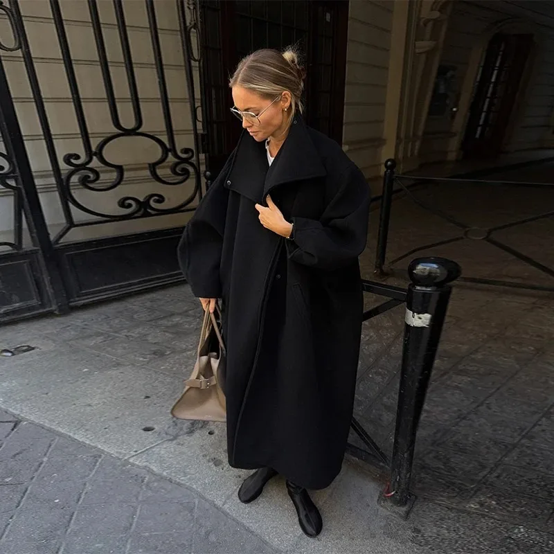 Новый модный свободный женский плащ, воротник-стойка, рукава «летучая мышь», удлиненный плащ большого размера, новинка осени.
Новый модный свободный женский плащ, воротник-стойка, рукава «летучая мышь», удлиненный плащ большого размера, новинка осени.