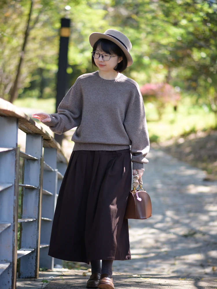 Теплый винтажный шерстяной свитер свободного кроя с заниженной линией плеч для женщин, вязаный, в стиле Форест Вейян, для повседневной носки, с длинными рукавами
Теплый винтажный шерстяной свитер свободного кроя с заниженной линией плеч для женщин, вязаный, в стиле Форест Вейян, для повседневной носки, с длинными рукавами