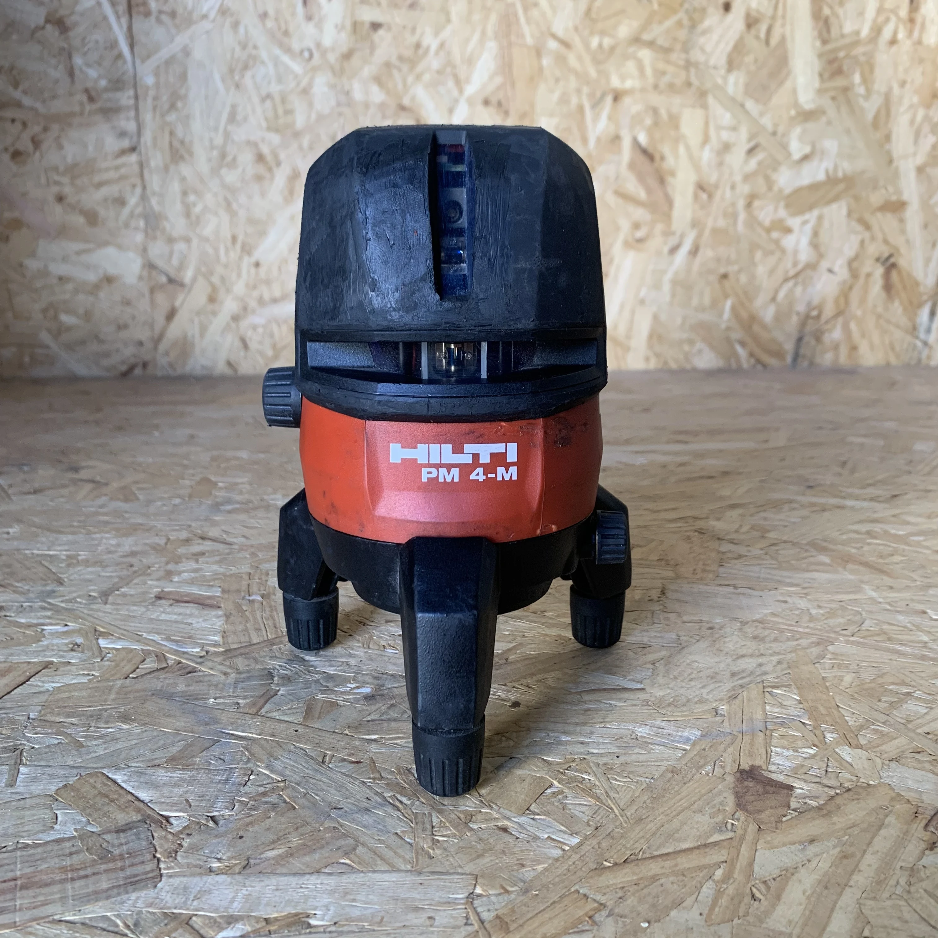 HILTI PM 4-M High Precision Tri-Plane Laser Leveling and Marking System 4-Line Level Used - Body Only
HILTI PM 4-M High Precision Tri-Plane Laser Leveling and Marking System 4-Line Level Used - Body Only