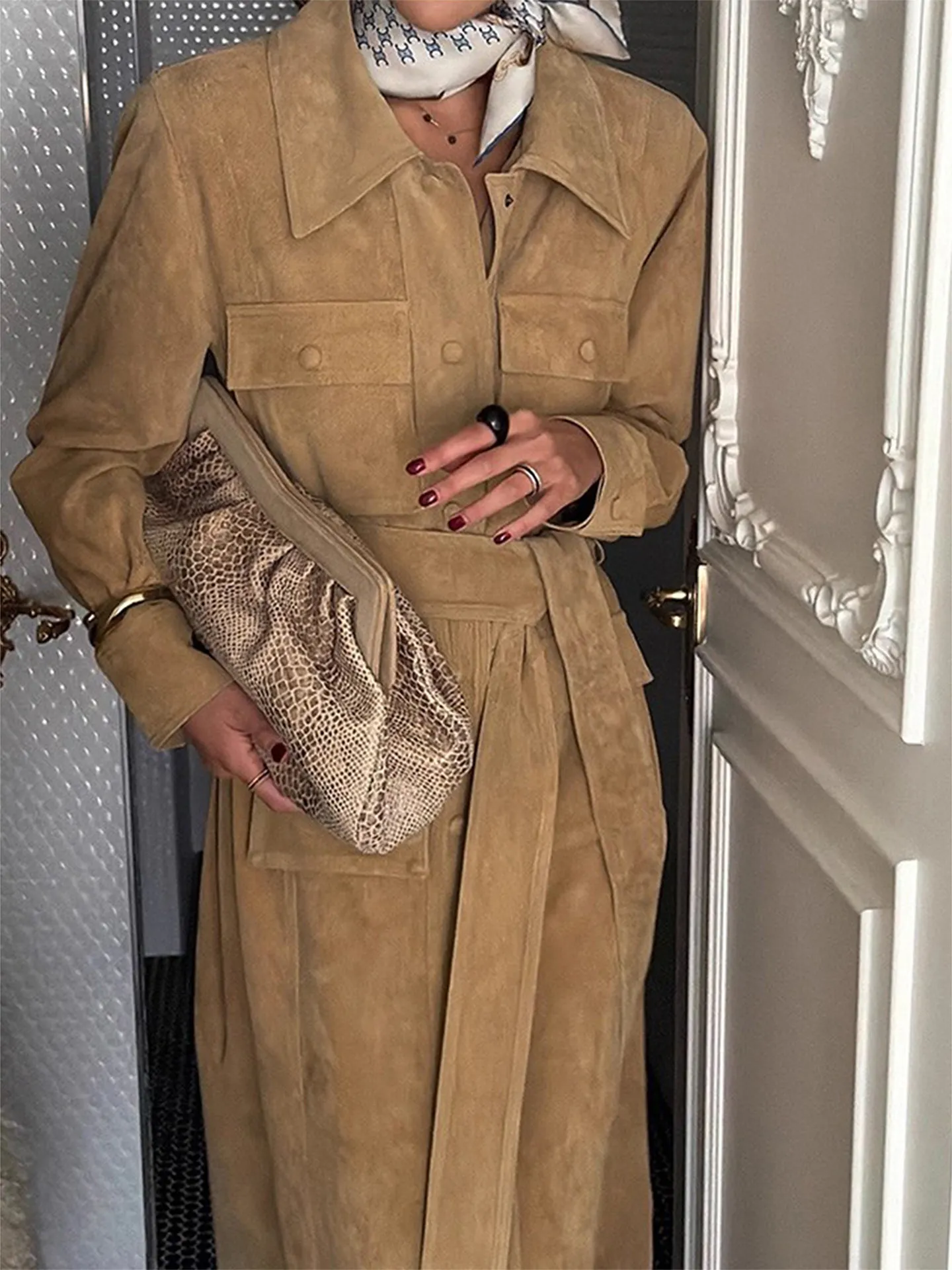 Clothland Women Vintage Velour Shirt Dress Pocket Sashes Long Sleeve One Piece A Line Female Retro Midi Dresses Vestido QE320
Clothland Women Vintage Velour Shirt Dress Pocket Sashes Long Sleeve One Piece A Line Female Retro Midi Dresses Vestido QE320