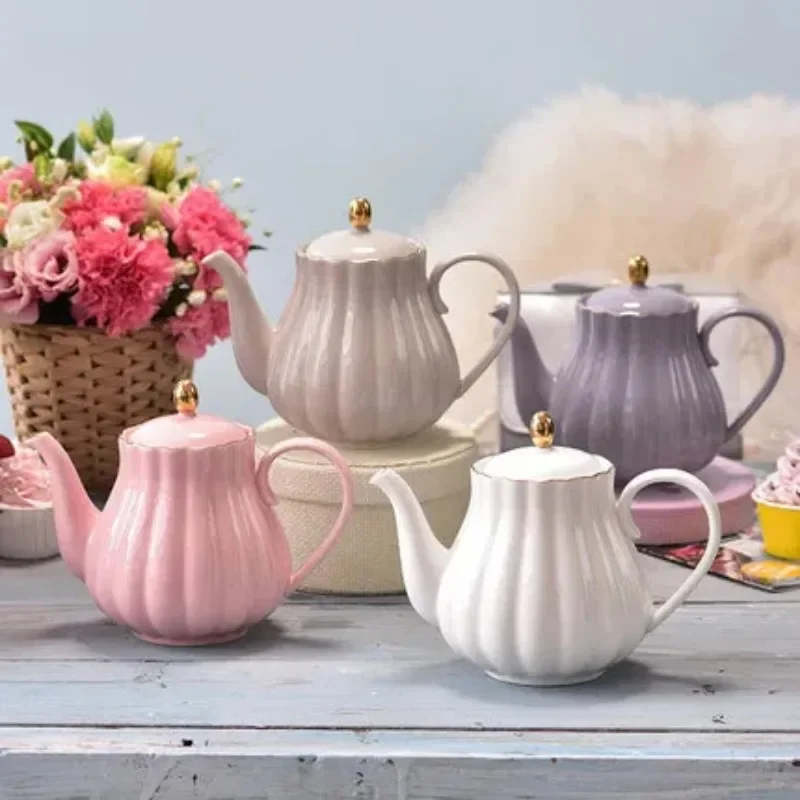 Ceramic Teapot Pumpkin Shape Hand Painted Gold Bone China Teapot With Tea Strainer Elegant Tea Pot Set 1L
Ceramic Teapot Pumpkin Shape Hand Painted Gold Bone China Teapot With Tea Strainer Elegant Tea Pot Set 1L