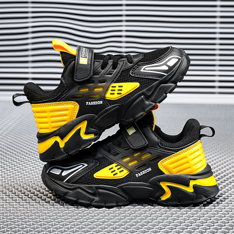 A pair of children's trendy spliced mesh casual shoes easy strap wear-resistant textured outsole outdoor walking shoes XBS-2022S
A pair of children's trendy spliced mesh casual shoes easy strap wear-resistant textured outsole outdoor walking shoes XBS-2022S