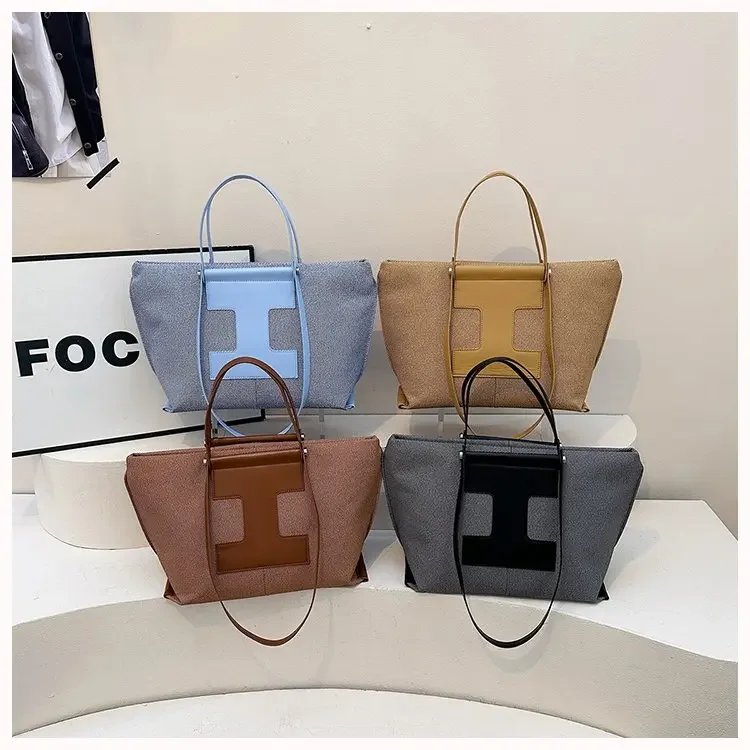 Elegant Leather Diaper Bag for Women Classic Designer Tote Large Capacity Fashionable Commuter Minimalist Vintage Shoulder Bag
Elegant Leather Diaper Bag for Women Classic Designer Tote Large Capacity Fashionable Commuter Minimalist Vintage Shoulder Bag