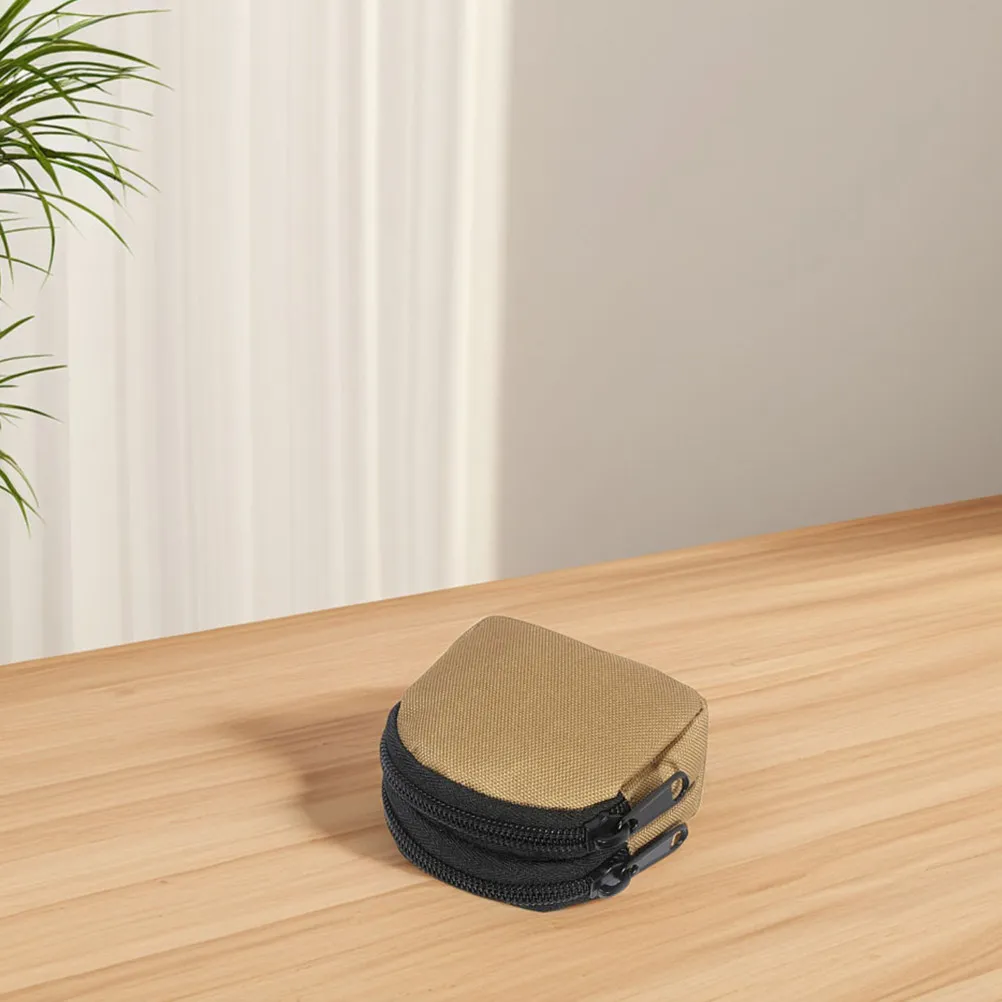 Маленькая сумочка для монет, модный минималистичный дизайн, двойная застежка, легкая, с креплением на ремень, для хранения ключей и карт
Маленькая сумочка для монет, модный минималистичный дизайн, двойная застежка, легкая, с креплением на ремень, для хранения ключей и карт