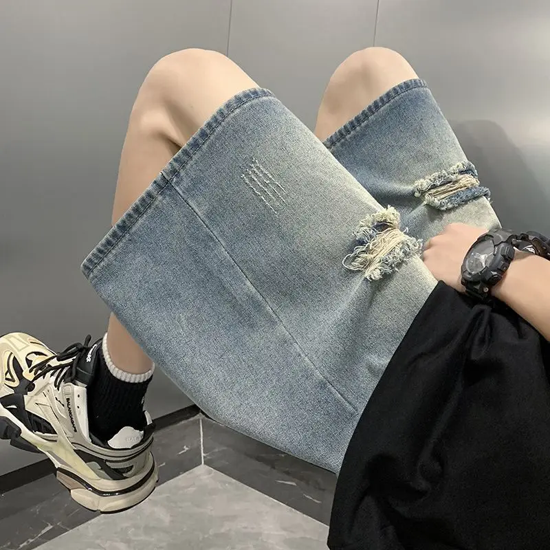 Men's Mid-Length Denim Shorts Trendy High Street Fashion Lightweight Summer Shorts with Ripped Look Loose Casual American
Men's Mid-Length Denim Shorts Trendy High Street Fashion Lightweight Summer Shorts with Ripped Look Loose Casual American