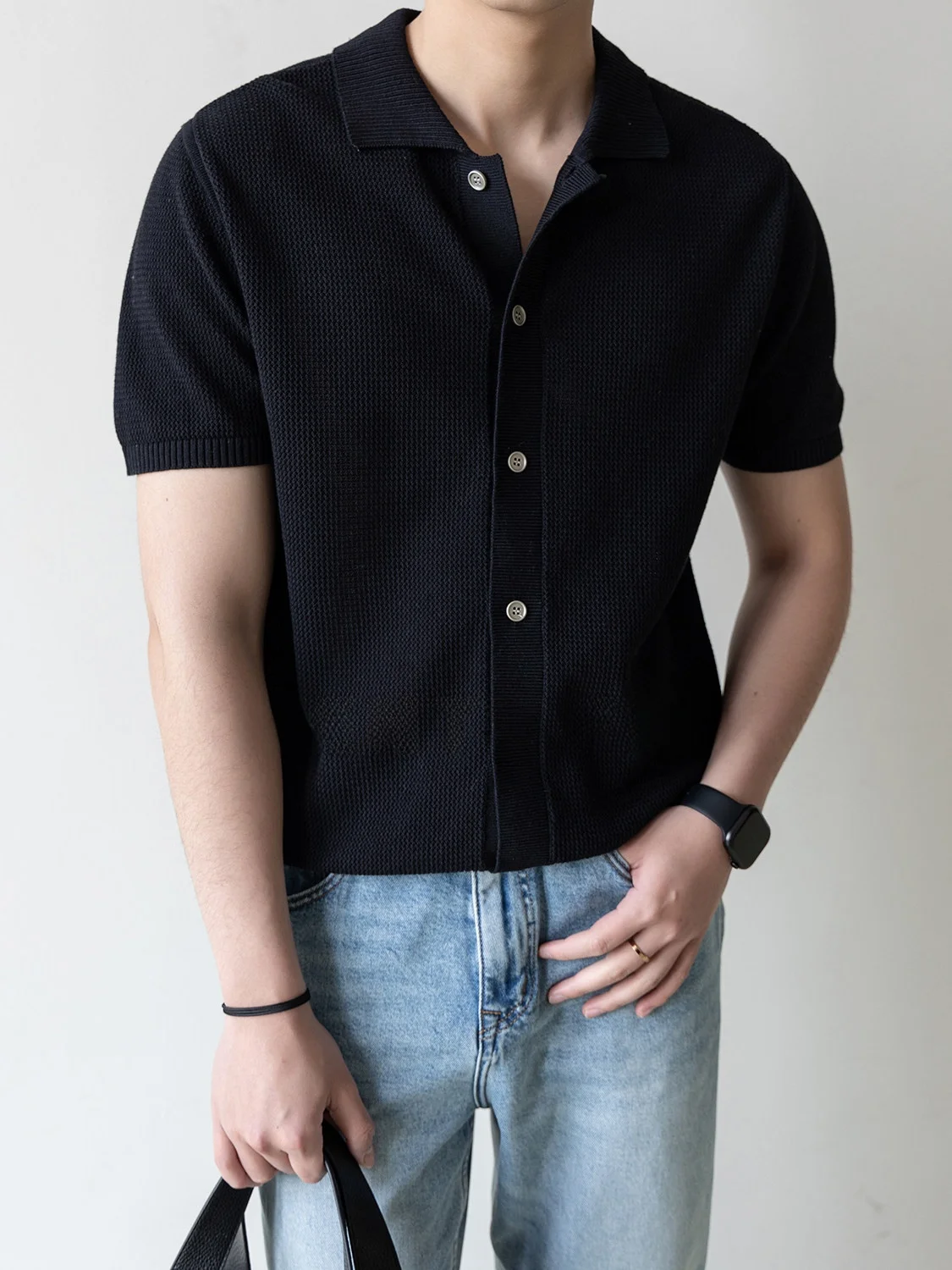 Pure Cotton Breathable Men's Shirt Short Sleeve Turn-down Collar Six Button Summer Mesh Lightweight Fashionable T-shirt
Pure Cotton Breathable Men's Shirt Short Sleeve Turn-down Collar Six Button Summer Mesh Lightweight Fashionable T-shirt