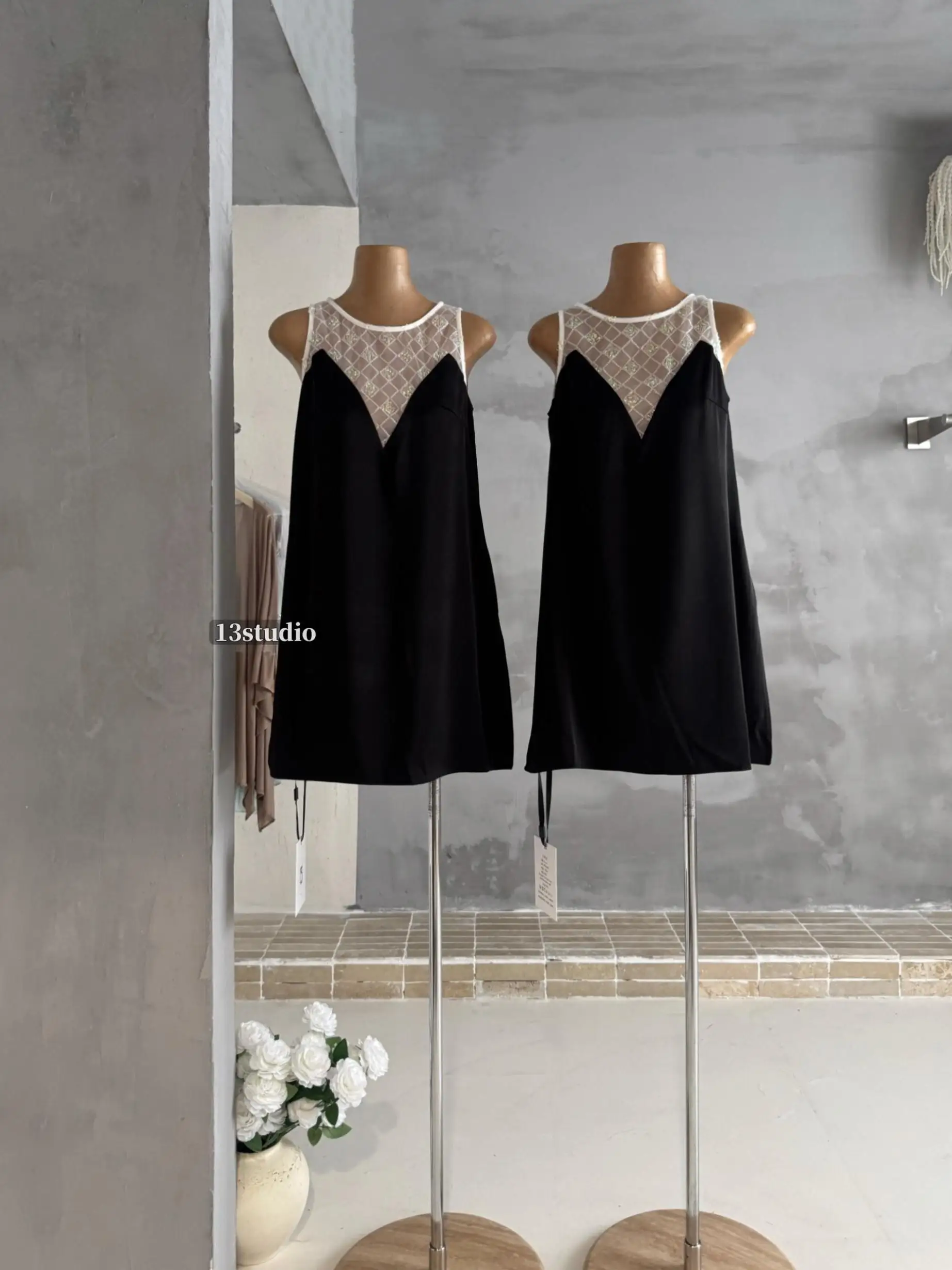 Short Vest Dress Black White Color Block Sequin Trimmed 13STDUIO2026 Gallery Elegant Women's Summer Casual round Neck Dress
Short Vest Dress Black White Color Block Sequin Trimmed 13STDUIO2026 Gallery Elegant Women's Summer Casual round Neck Dress
