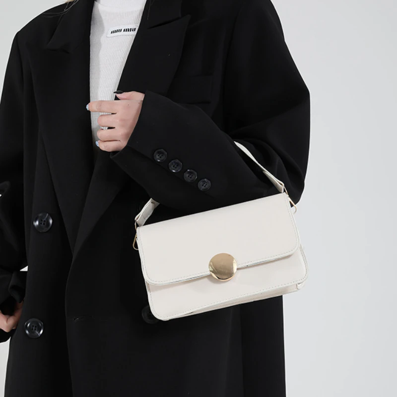 Trendy design elegant and simple women's bag casual solid color single shoulder crossbody handbag small square women's bag
Trendy design elegant and simple women's bag casual solid color single shoulder crossbody handbag small square women's bag