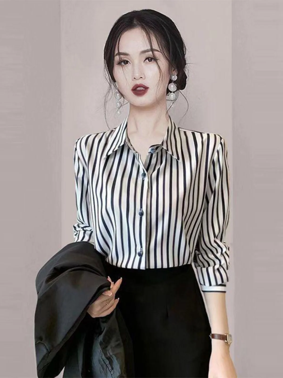 Fashionable Striped Casual Shirt Women's Early Autumn New Style High-End Sensation Slimming Women's Premium Straight Cut Shirt
Fashionable Striped Casual Shirt Women's Early Autumn New Style High-End Sensation Slimming Women's Premium Straight Cut Shirt