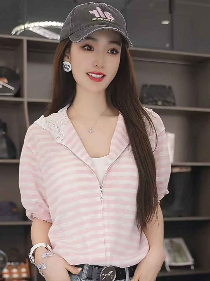 Huang Weini 2026 New Fashionable Lace Casual Striped Hooded Open Cardigan Outerwear Sun Protection Women's Shirt Knitted Zipper
Huang Weini 2026 New Fashionable Lace Casual Striped Hooded Open Cardigan Outerwear Sun Protection Women's Shirt Knitted Zipper