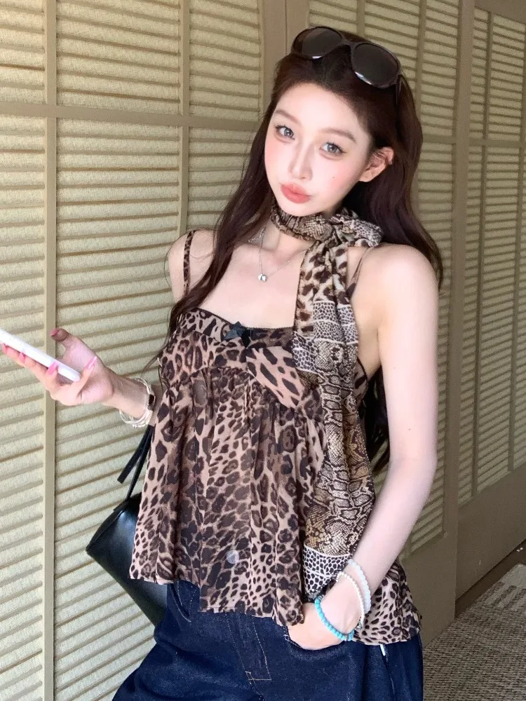 American Retro Square Collar Leopard Print Knot Spicy Girl Strap Vest Women Summer New Loose Slimming Top
American Retro Square Collar Leopard Print Knot Spicy Girl Strap Vest Women Summer New Loose Slimming Top