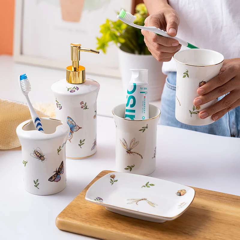White Printed Ceramic Bathroom 5pcs Set Soap Dispenser Toothbrush Cup Soap Dish Home Hotel Bathroom Accessories Mouthwash Cup
White Printed Ceramic Bathroom 5pcs Set Soap Dispenser Toothbrush Cup Soap Dish Home Hotel Bathroom Accessories Mouthwash Cup