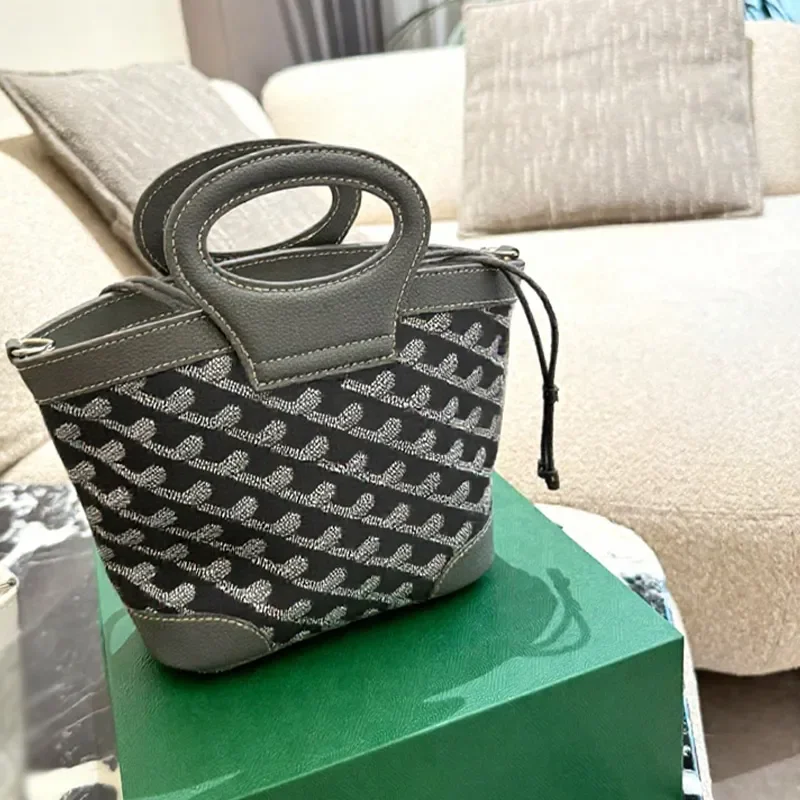 Handbag large capacity Designer shopping bag Shopping basket bag tote bag Luxury bag High quality fashionable Bag
Handbag large capacity Designer shopping bag Shopping basket bag tote bag Luxury bag High quality fashionable Bag